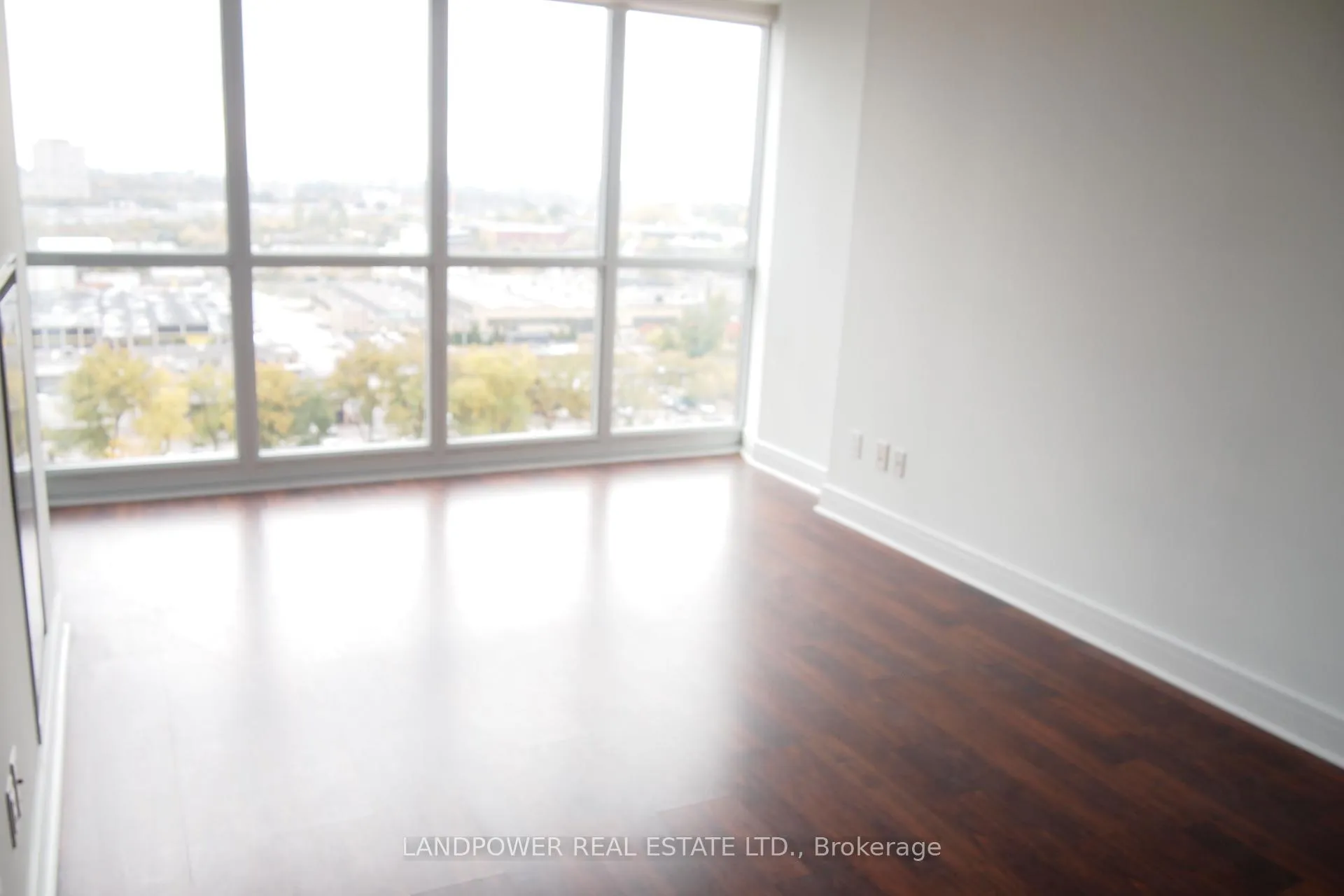 Photo 8 of Unit Lph 10, 35 Brian Peck Crescent, Toronto, Thorncliffe Park — HOMEH