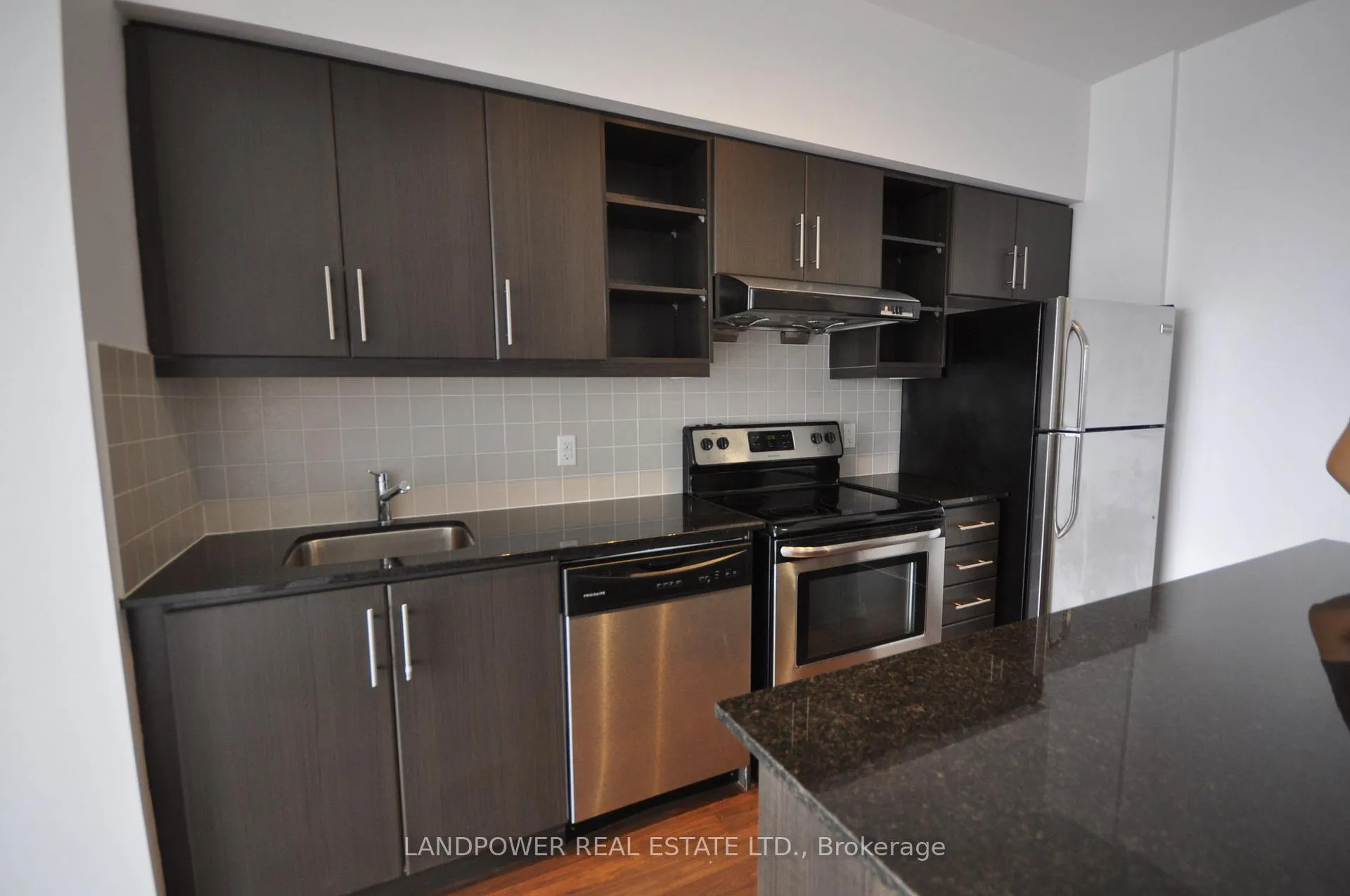 Photo 10 of Unit Lph 10, 35 Brian Peck Crescent, Toronto, Thorncliffe Park — HOMEH