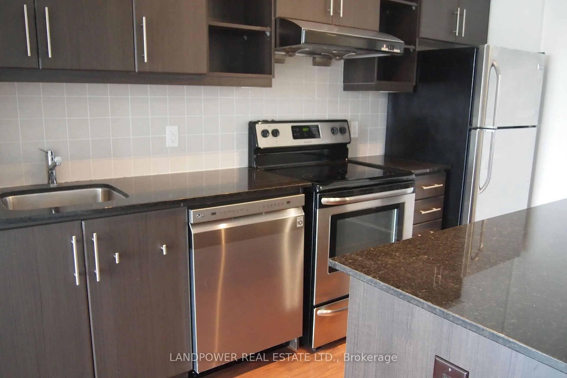Photo 11 of Unit Lph 10, 35 Brian Peck Crescent, Toronto, Thorncliffe Park — HOMEH