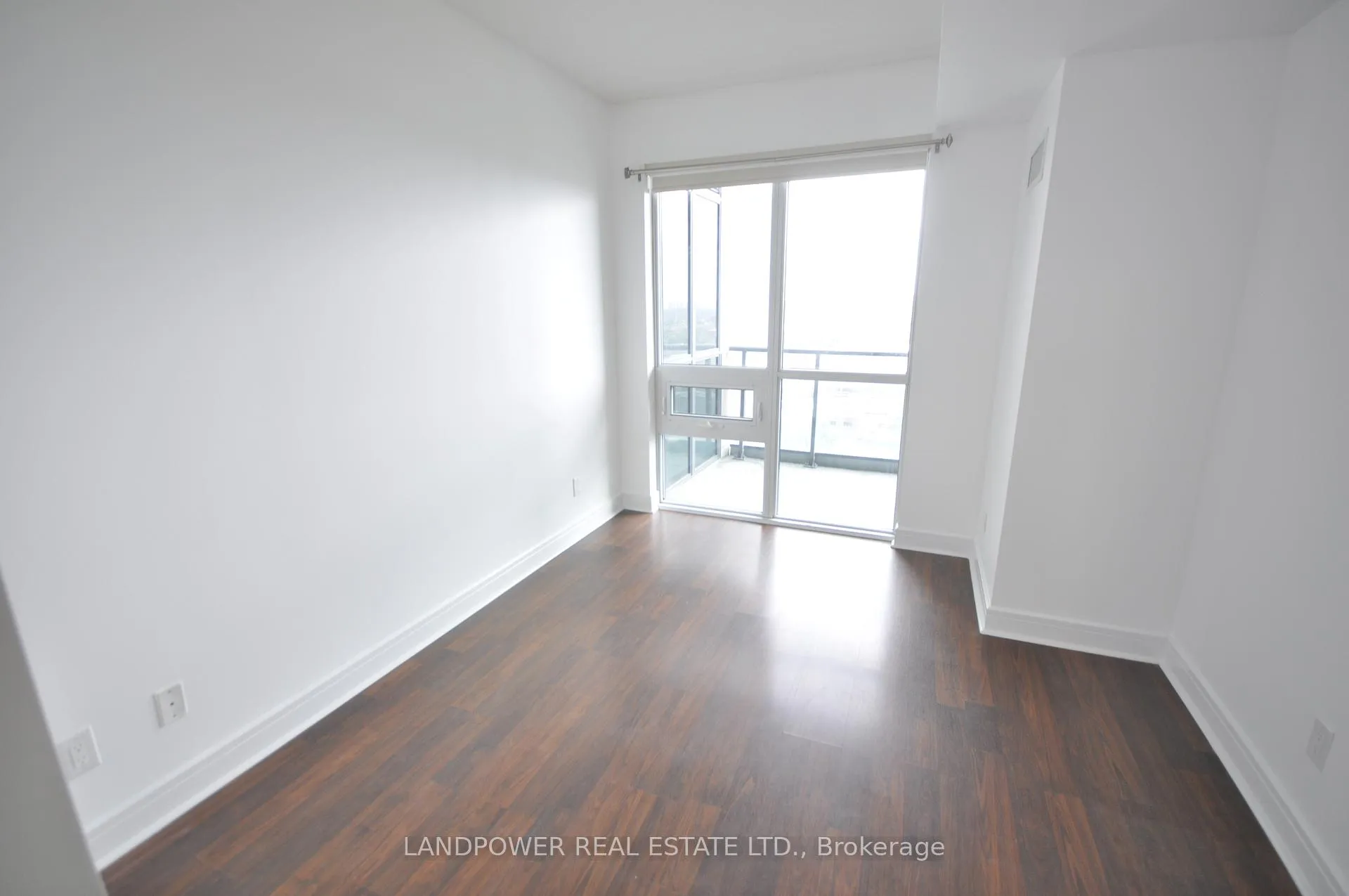 Photo 13 of Unit Lph 10, 35 Brian Peck Crescent, Toronto, Thorncliffe Park — HOMEH