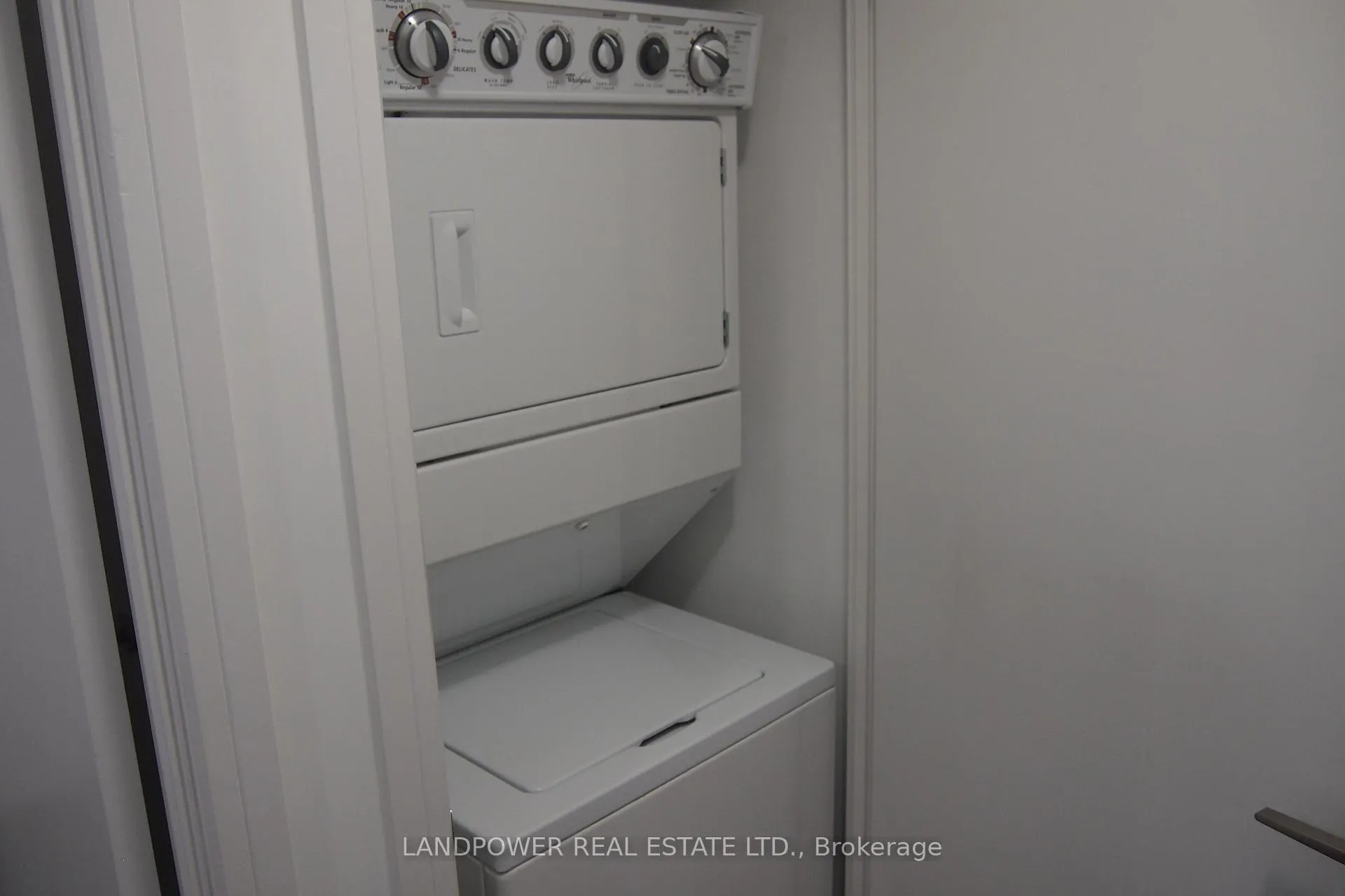 Photo 16 of Unit Lph 10, 35 Brian Peck Crescent, Toronto, Thorncliffe Park — HOMEH