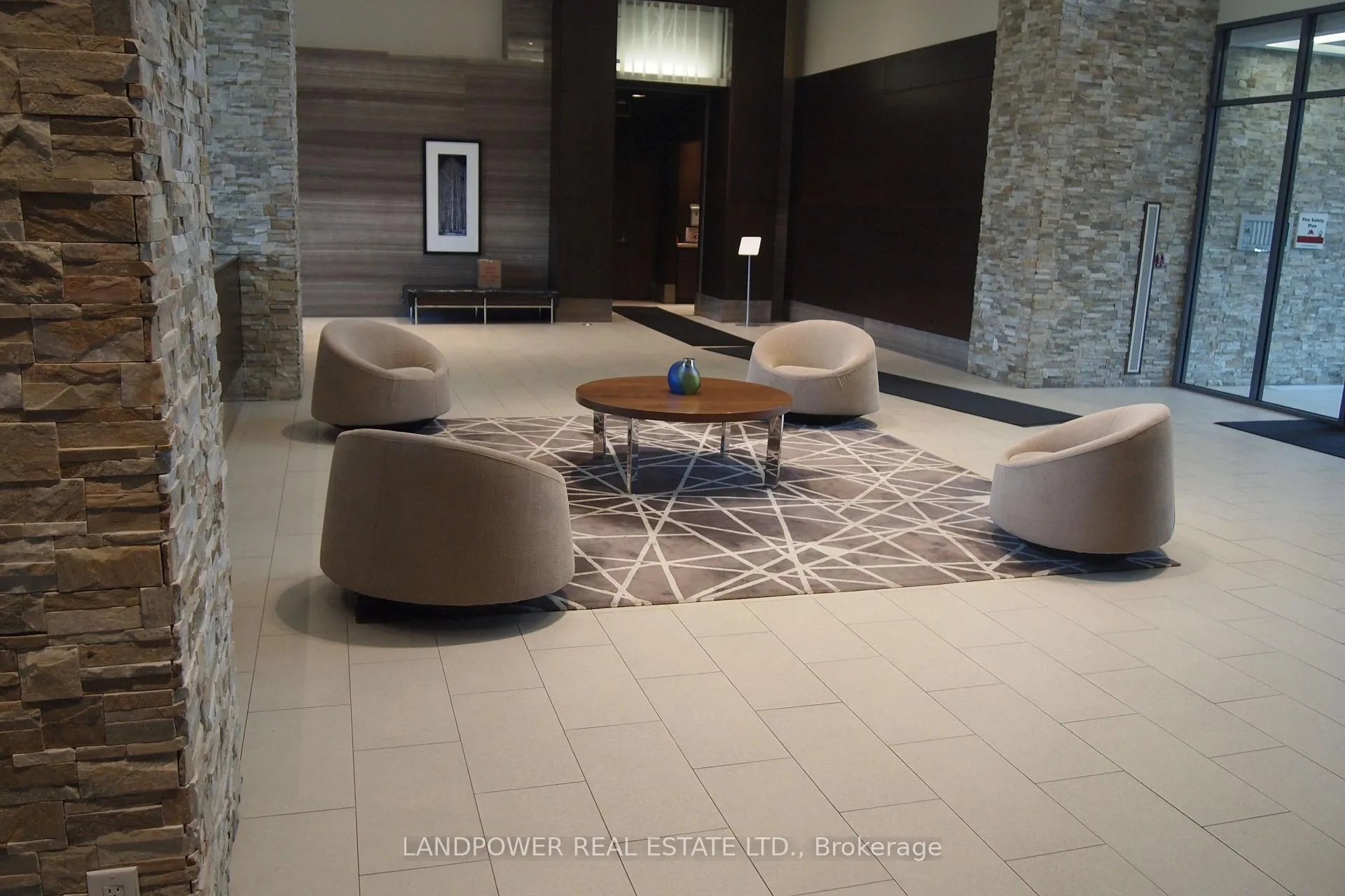 Photo 17 of Unit Lph 10, 35 Brian Peck Crescent, Toronto, Thorncliffe Park — HOMEH