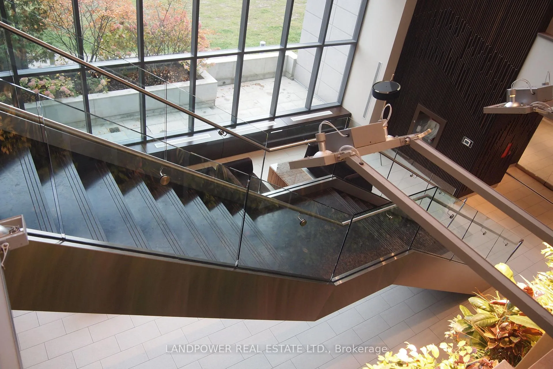 Photo 19 of Unit Lph 10, 35 Brian Peck Crescent, Toronto, Thorncliffe Park — HOMEH