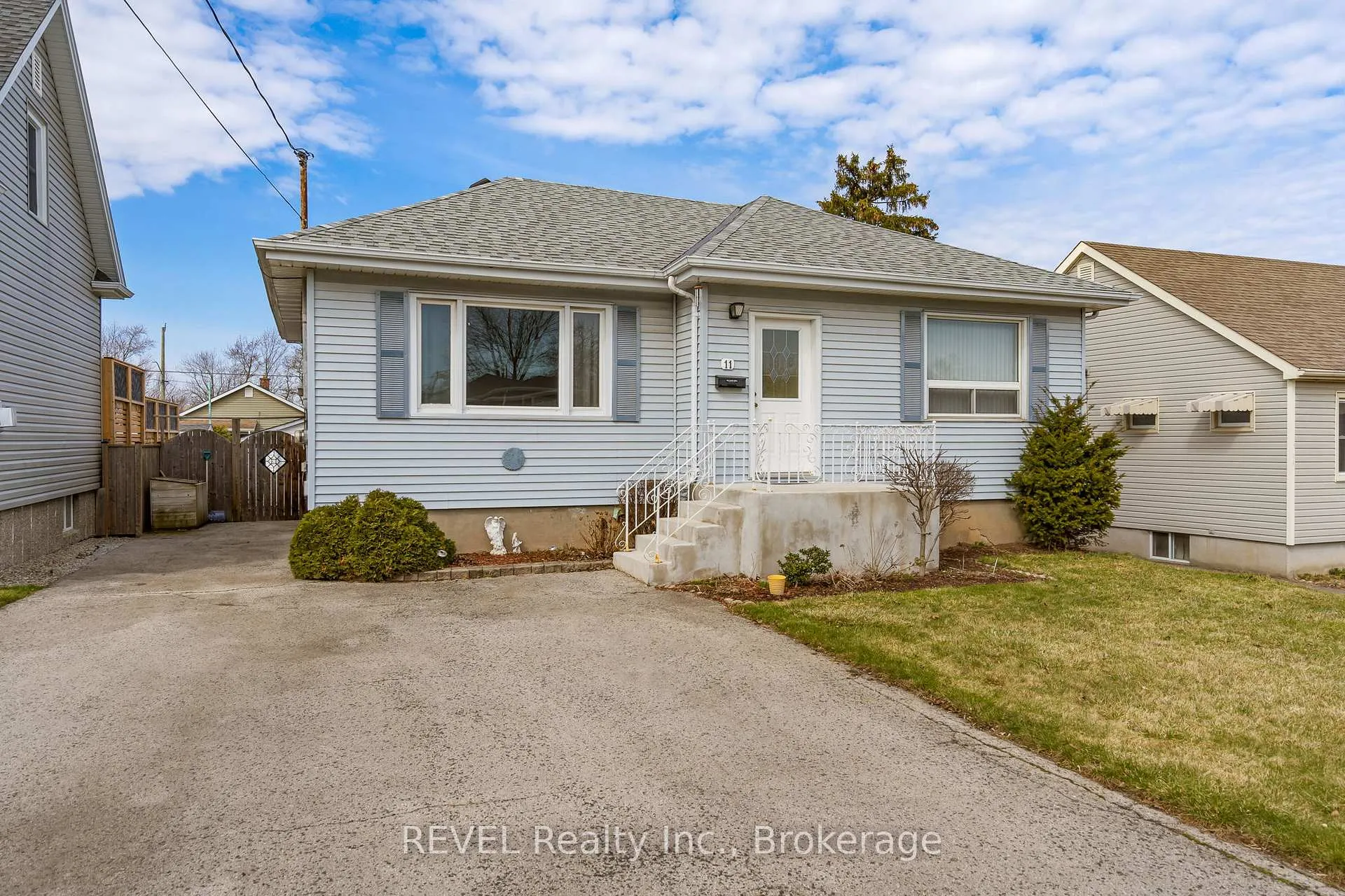 Photo 1 of 11 Melrose Avenue, St. Catharines, Oakdale — HOMEH