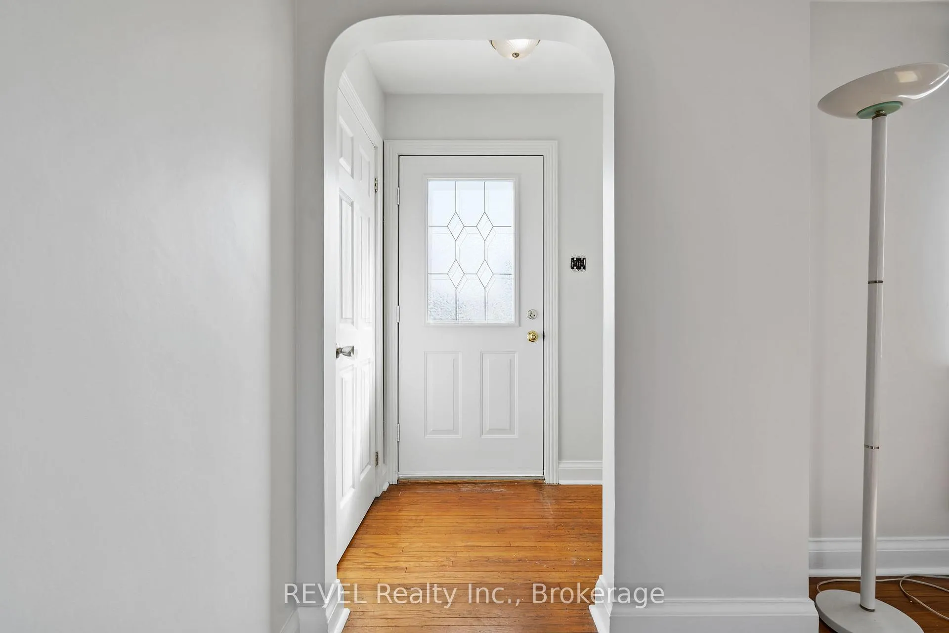 Photo 3 of 11 Melrose Avenue, St. Catharines, Oakdale — HOMEH