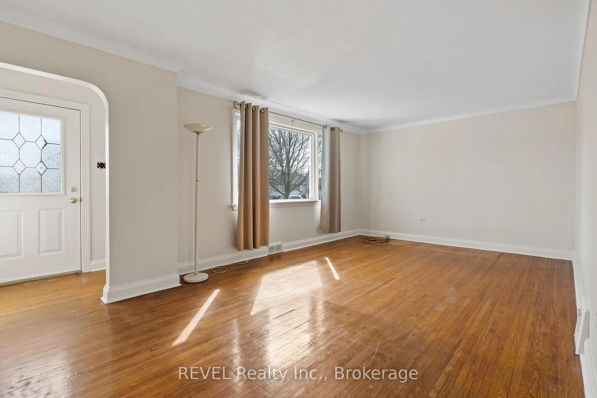 Photo 7 of 11 Melrose Avenue, St. Catharines, Oakdale — HOMEH