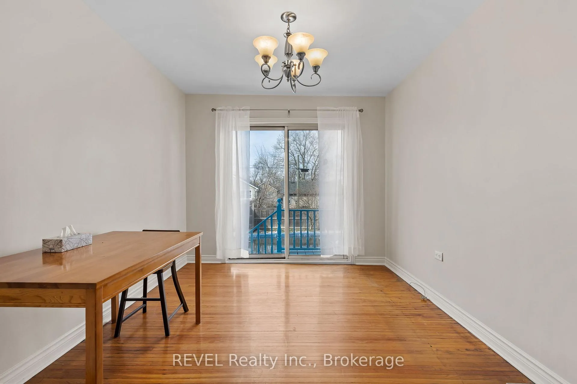 Photo 8 of 11 Melrose Avenue, St. Catharines, Oakdale — HOMEH