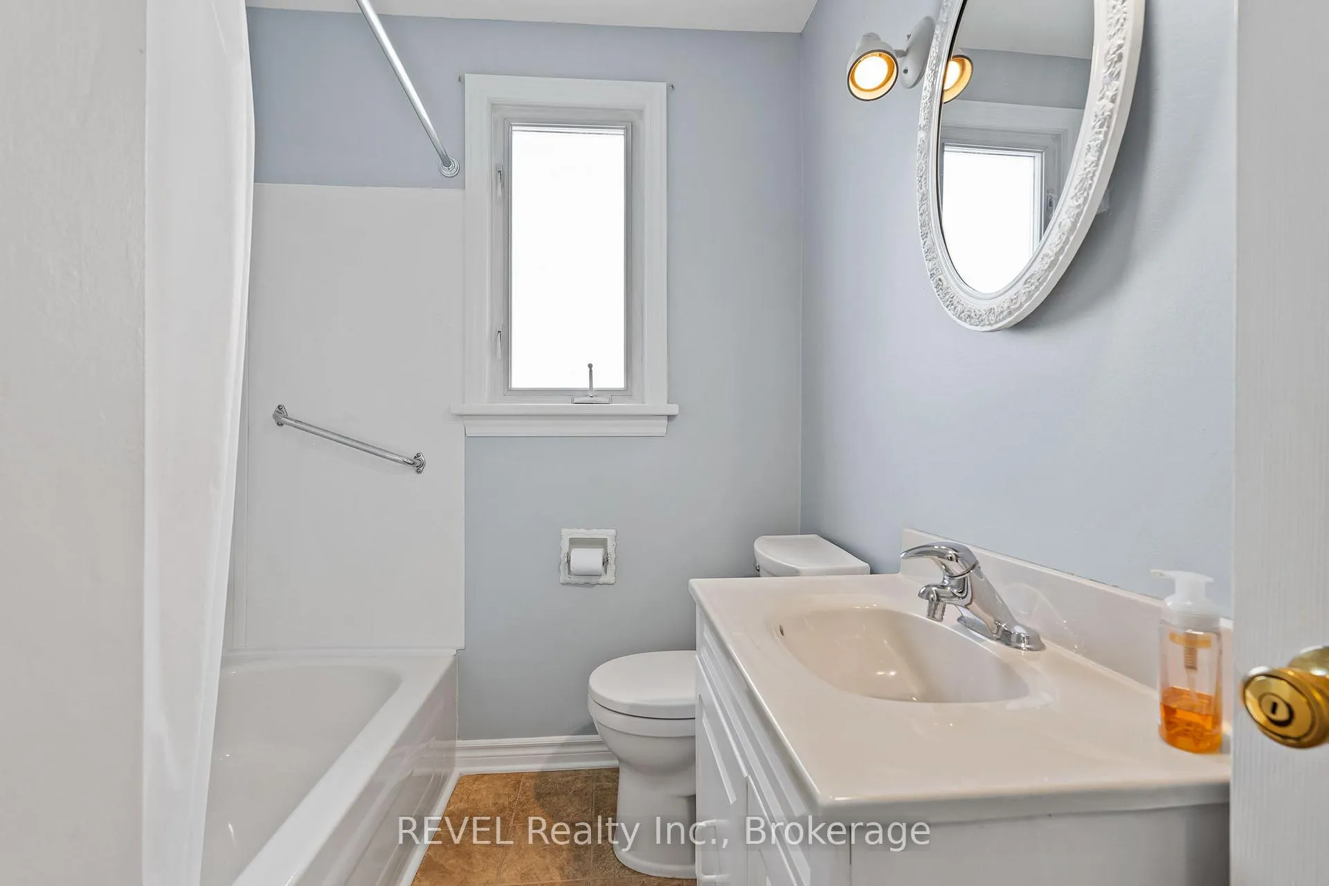 Photo 12 of 11 Melrose Avenue, St. Catharines, Oakdale — HOMEH