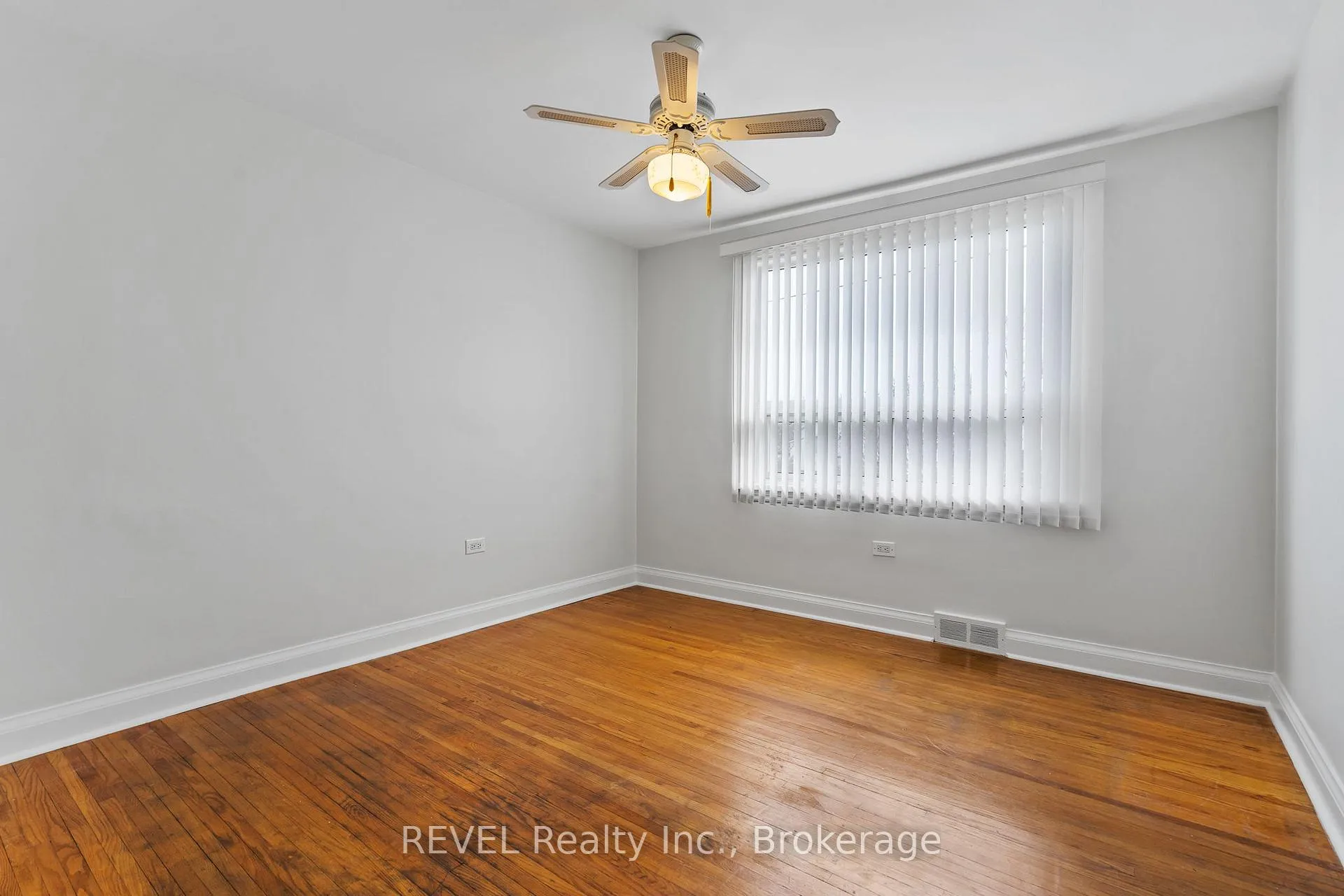 Photo 13 of 11 Melrose Avenue, St. Catharines, Oakdale — HOMEH