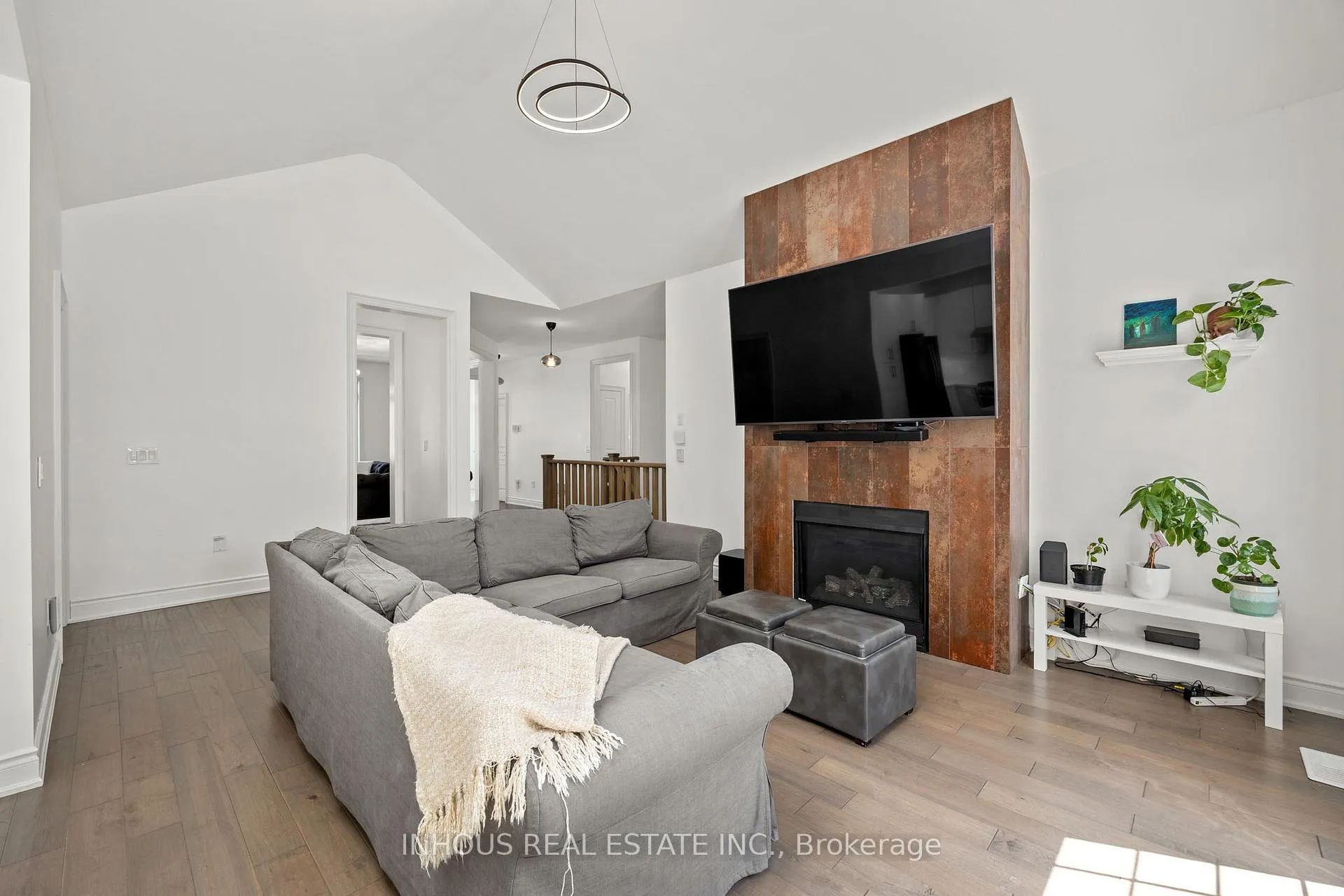 Photo 7 of 105 Johnson Drive, Shelburne — HOMEH