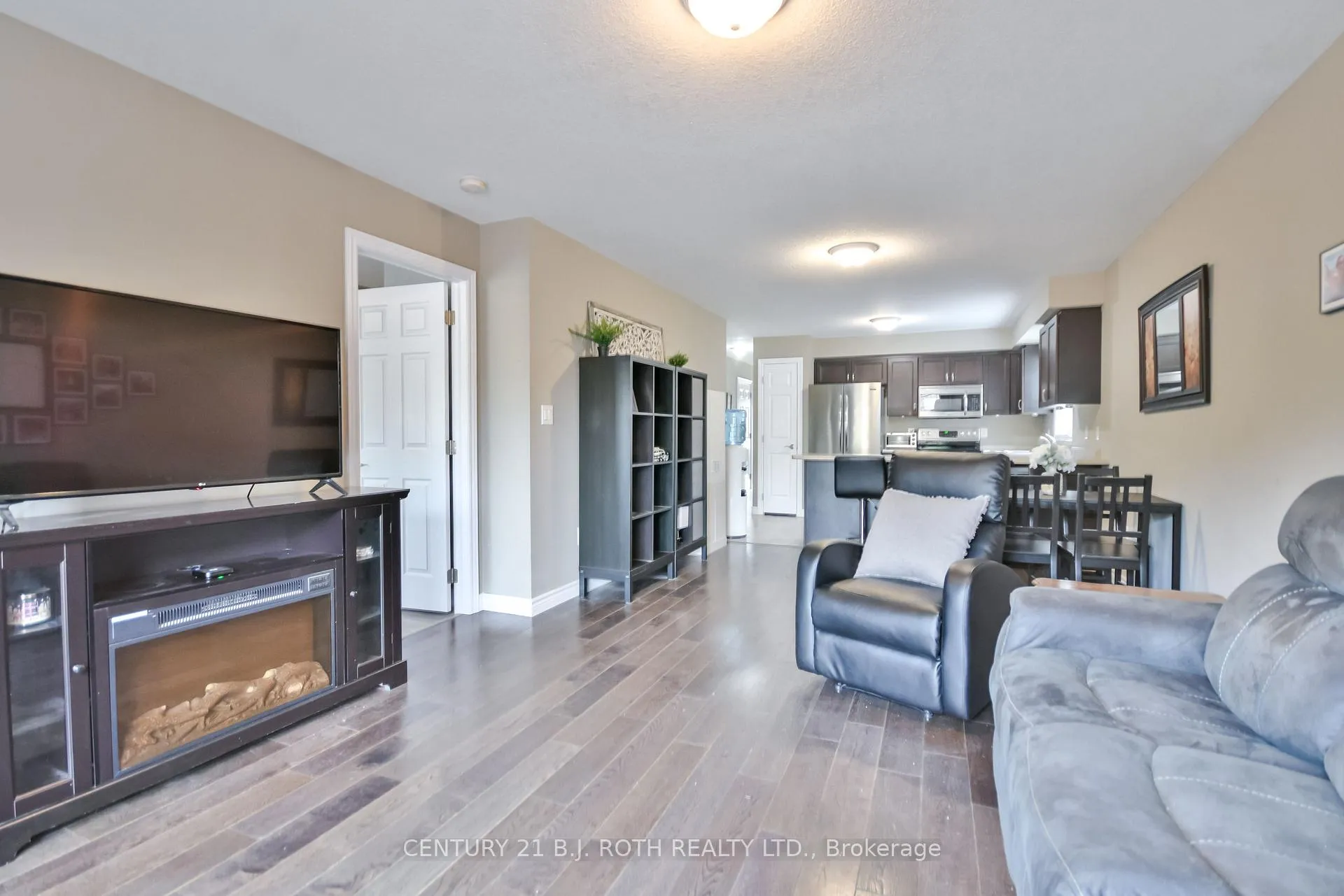 Photo 12 of 91 Lucy Lane, Orillia — HOMEH
