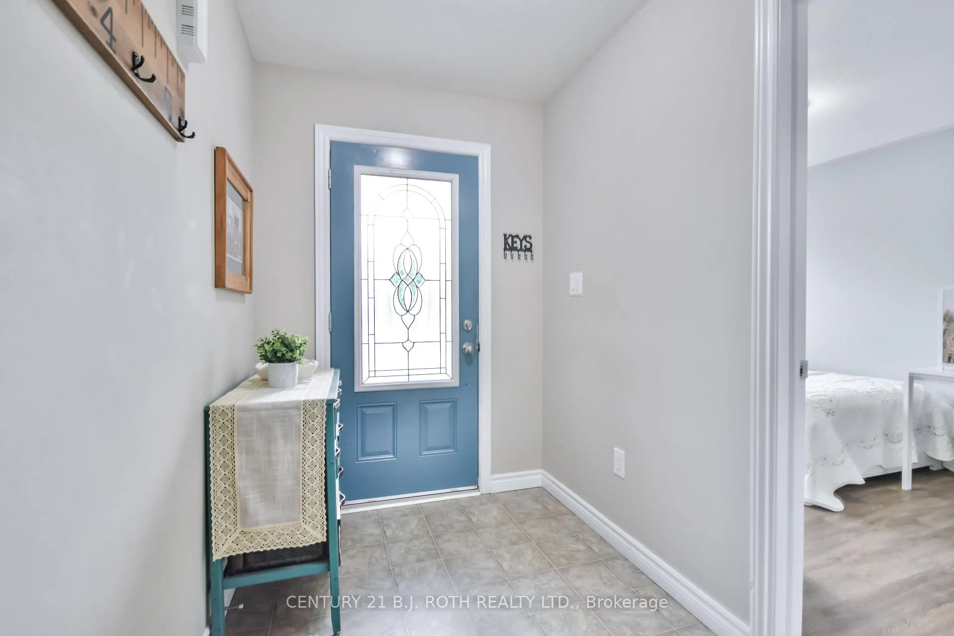 Photo 17 of 91 Lucy Lane, Orillia — HOMEH