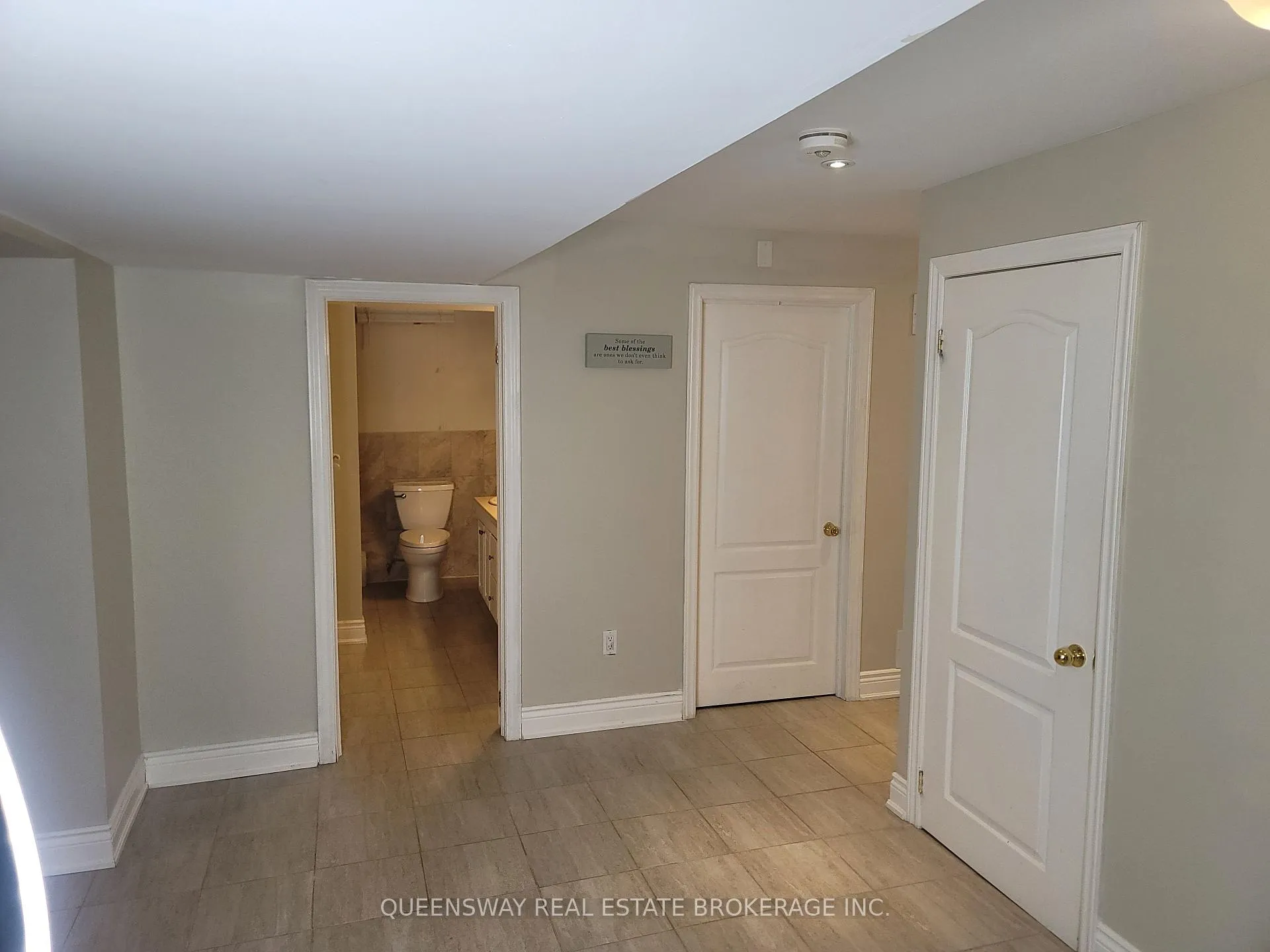 Photo 11 of 6 Crevice Gate, Brampton, Sandringham-Wellington — HOMEH