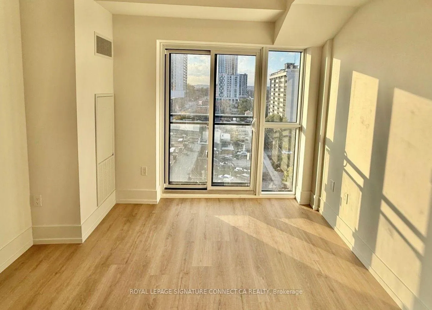Photo 6 of Unit 804, 206 King Street W, Hamilton, Central — HOMEH
