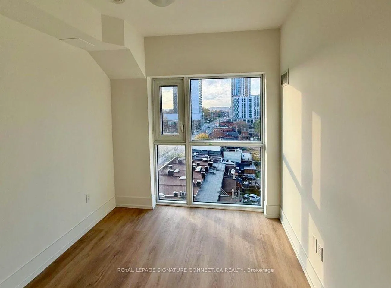 Photo 9 of Unit 804, 206 King Street W, Hamilton, Central — HOMEH