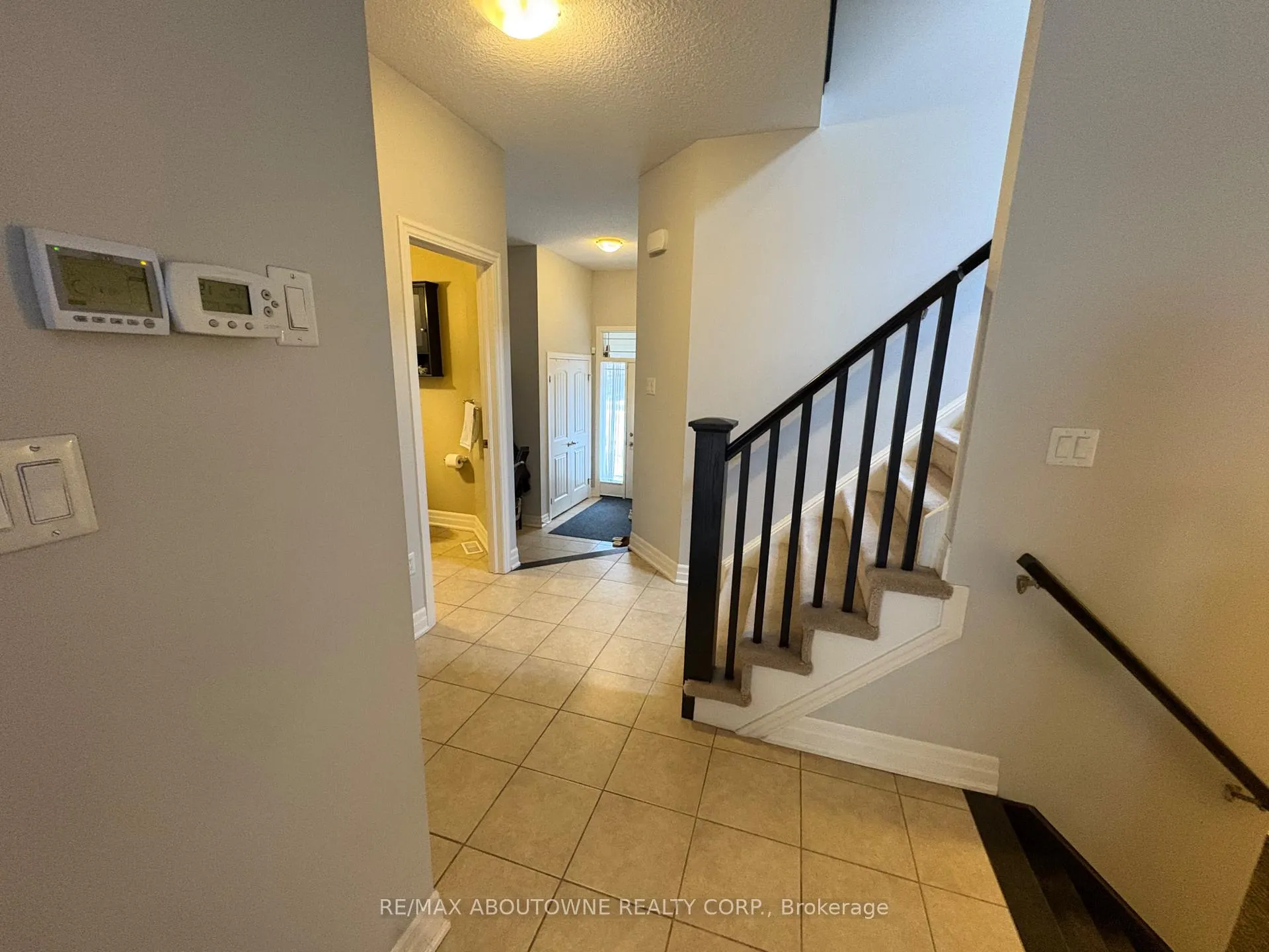 Photo 3 of 17 Samuel Drive, Guelph, Pineridge/Westminster Woods — HOMEH