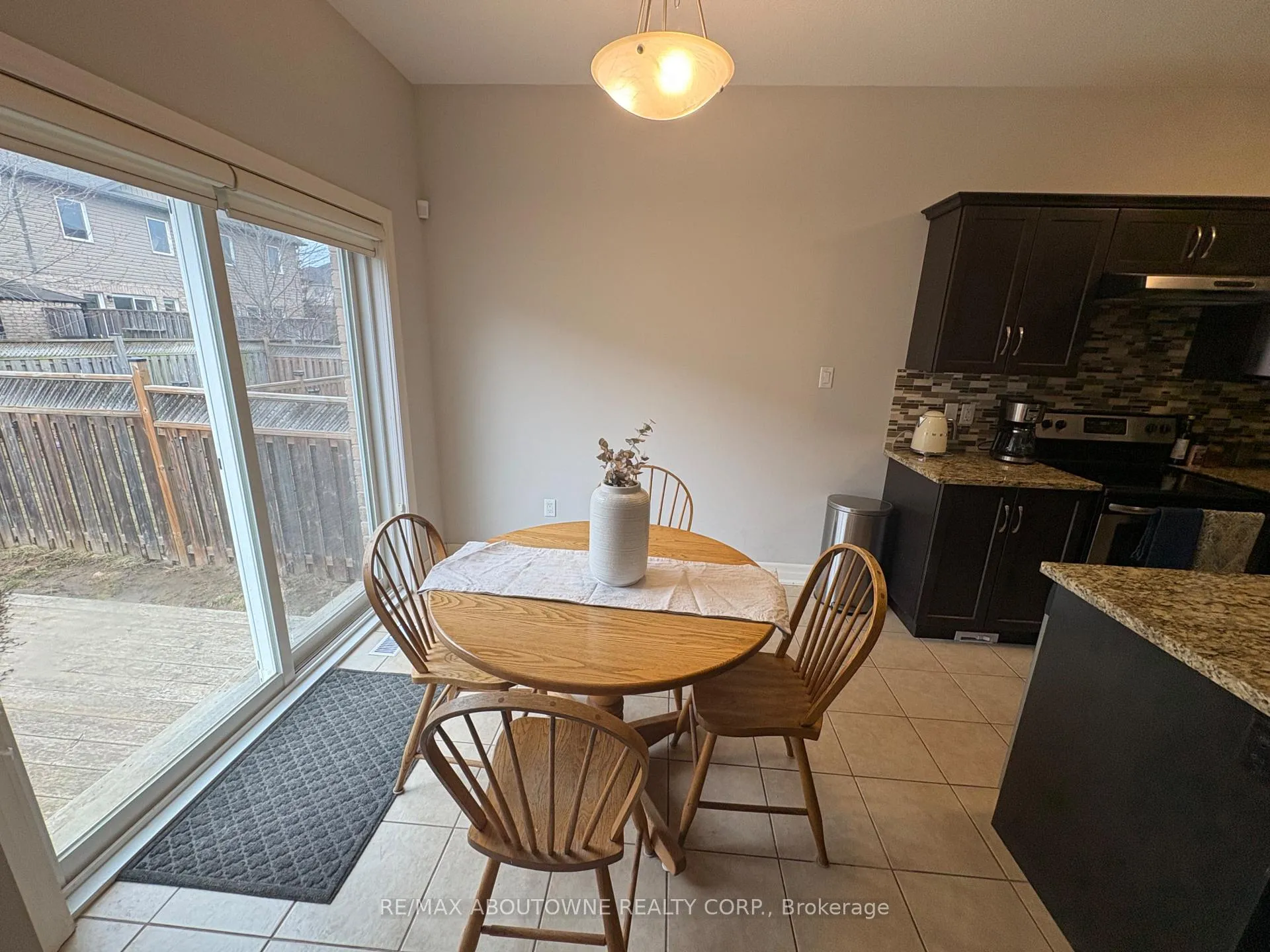 Photo 5 of 17 Samuel Drive, Guelph, Pineridge/Westminster Woods — HOMEH