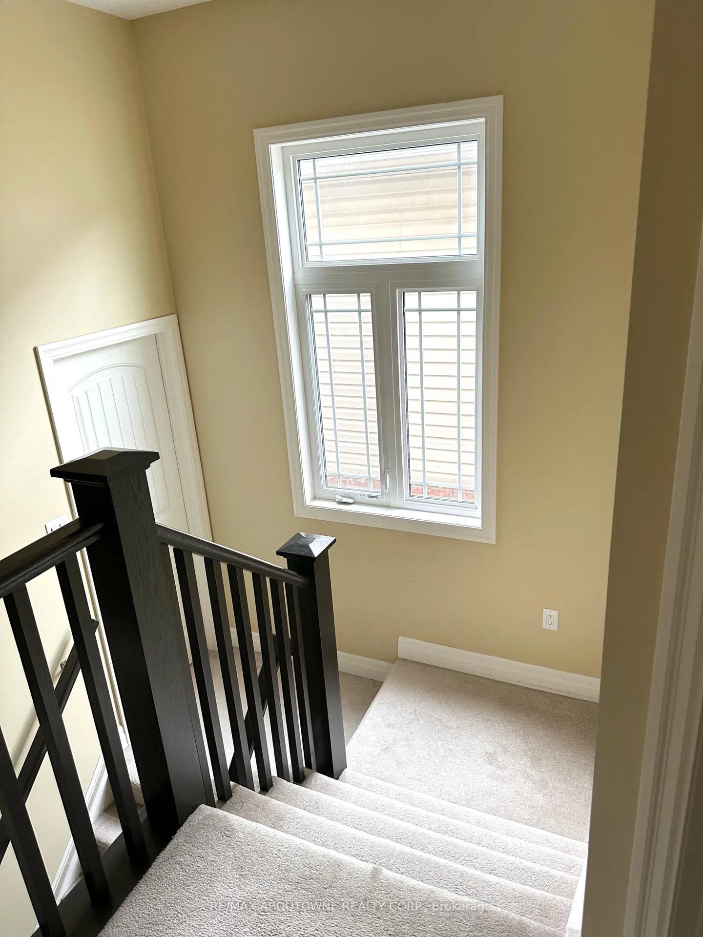 Photo 8 of 17 Samuel Drive, Guelph, Pineridge/Westminster Woods — HOMEH