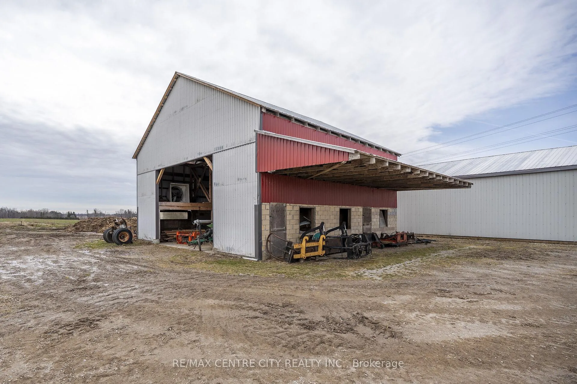 Photo 15 of 3542 Putnam Road, Thames Centre, Mossley — HOMEH