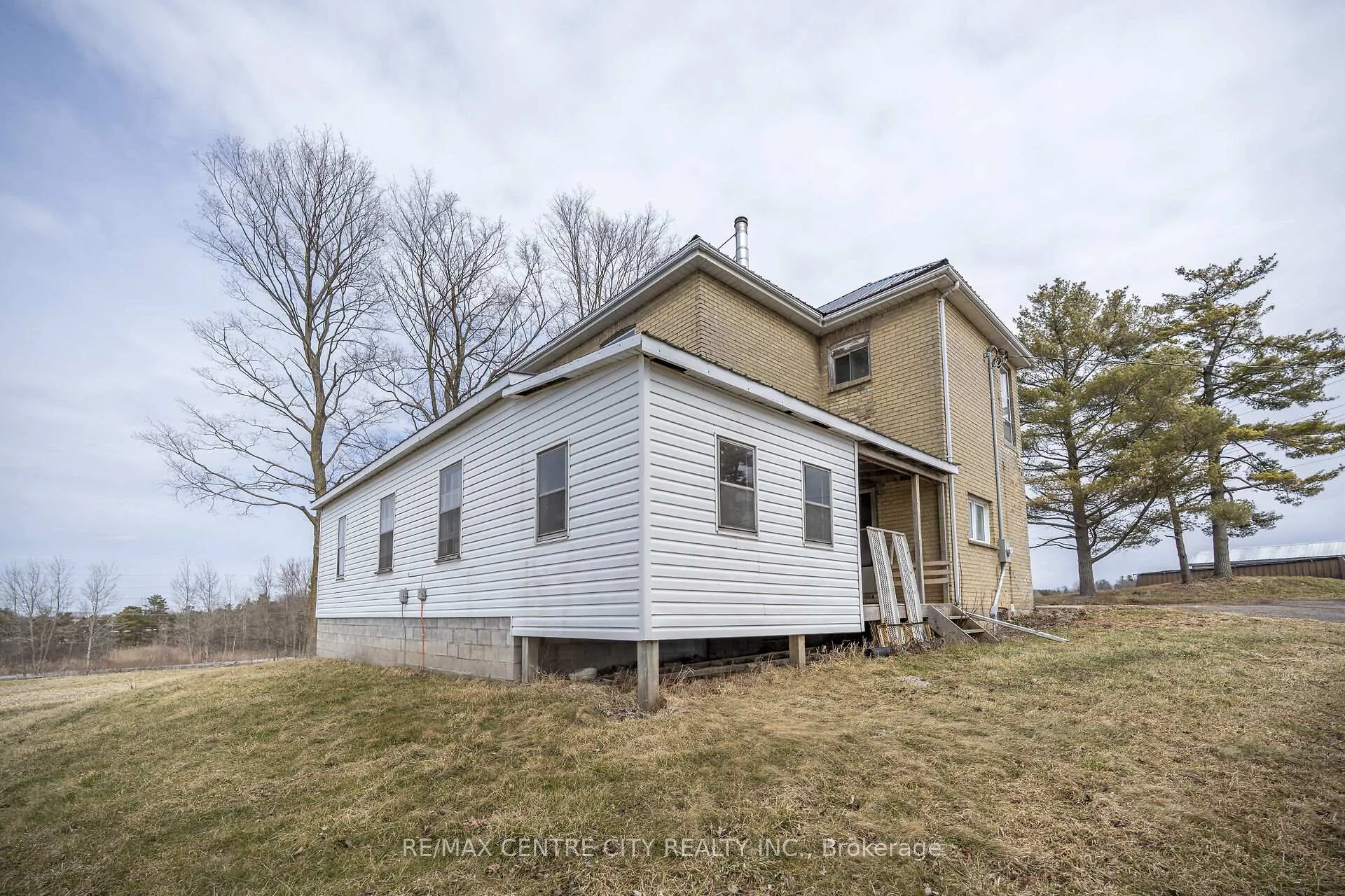 Photo 25 of 3542 Putnam Road, Thames Centre, Mossley — HOMEH