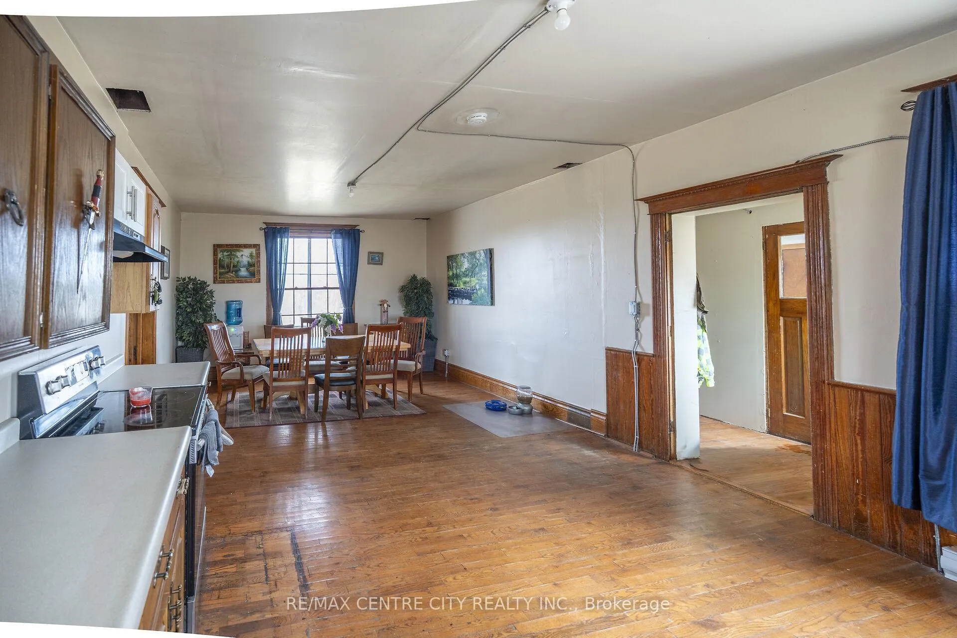 Photo 28 of 3542 Putnam Road, Thames Centre, Mossley — HOMEH