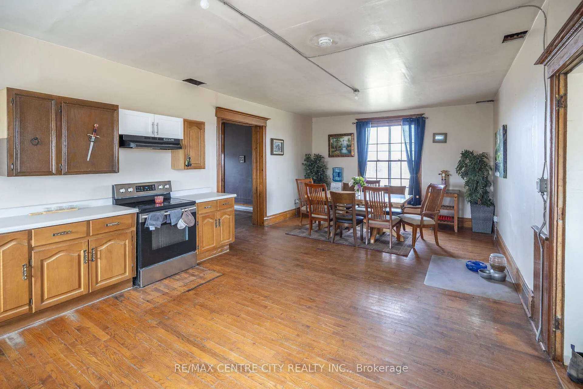 Photo 29 of 3542 Putnam Road, Thames Centre, Mossley — HOMEH