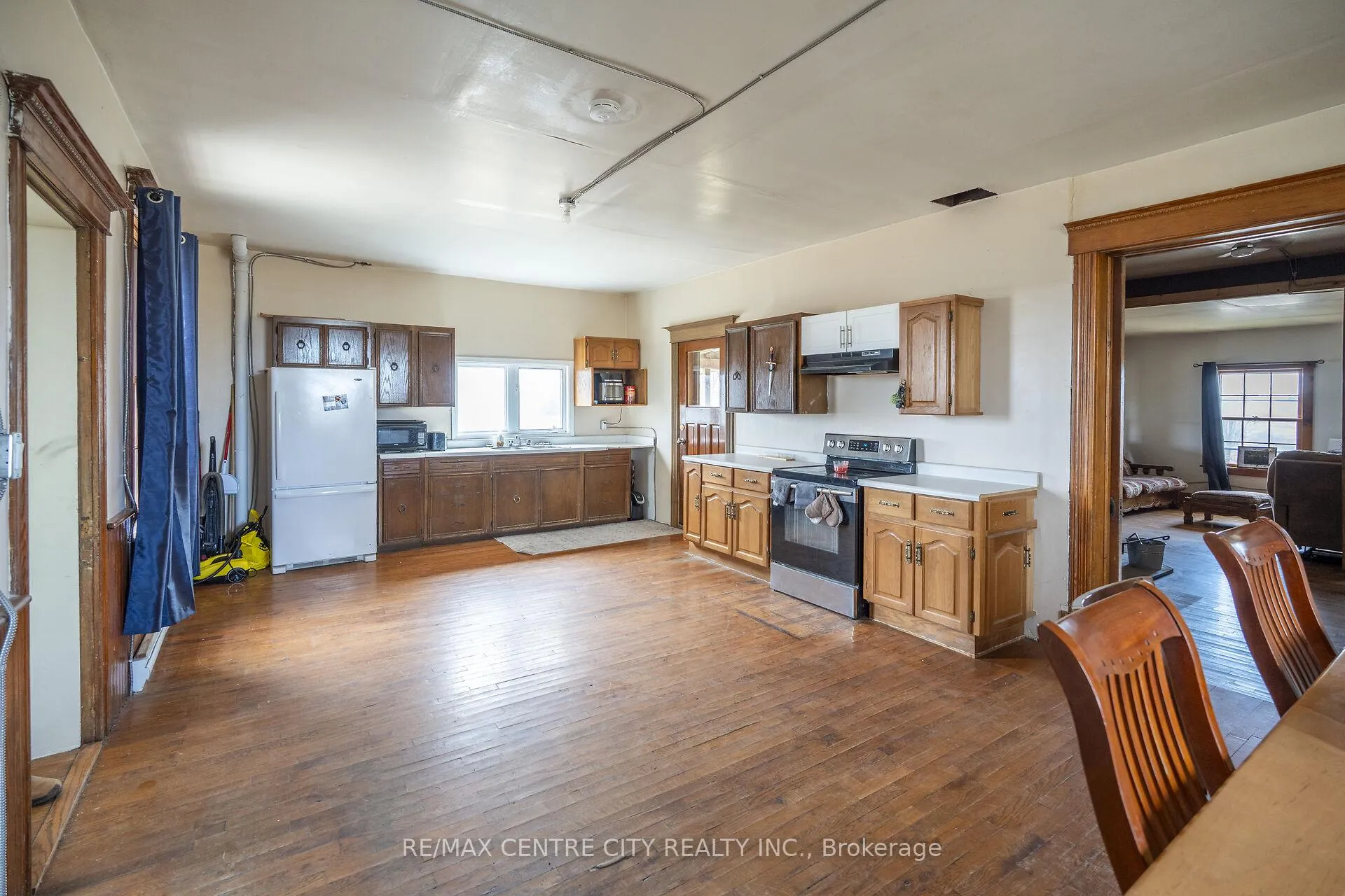 Photo 30 of 3542 Putnam Road, Thames Centre, Mossley — HOMEH
