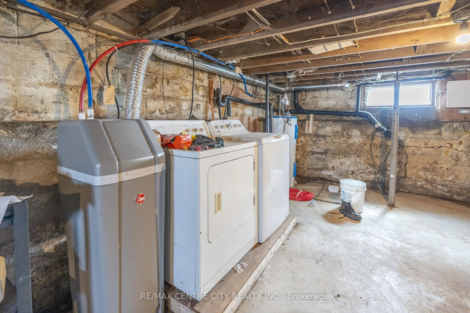 Photo 42 of 3542 Putnam Road, Thames Centre, Mossley — HOMEH