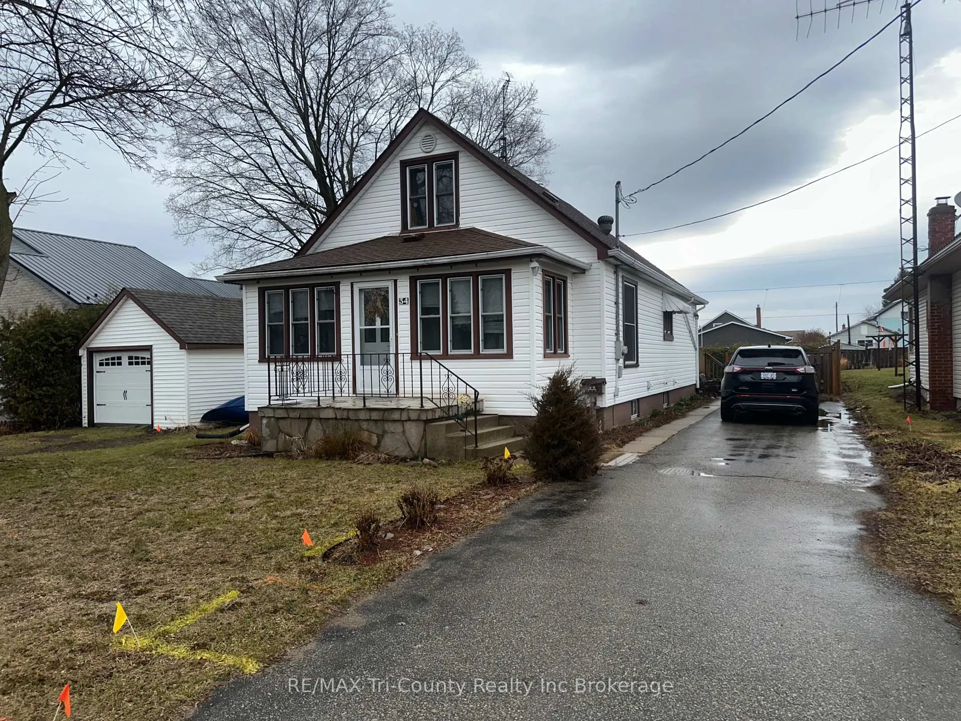 Photo 2 of 34 George Street N, Norfolk, Langton — HOMEH