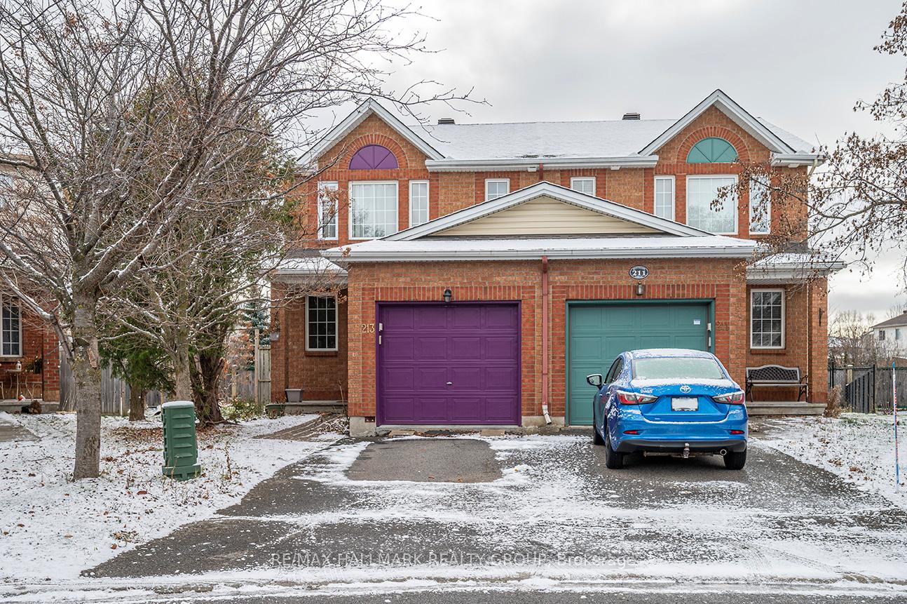 Front of 213 Duntroon Circle N