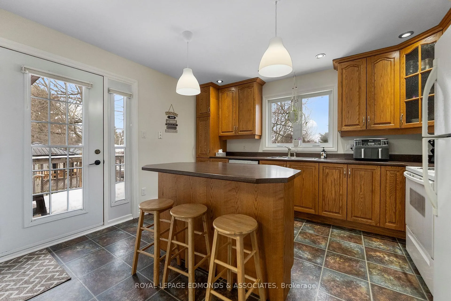 Photo 12 of 95 Spruce Street, Petawawa — HOMEH
