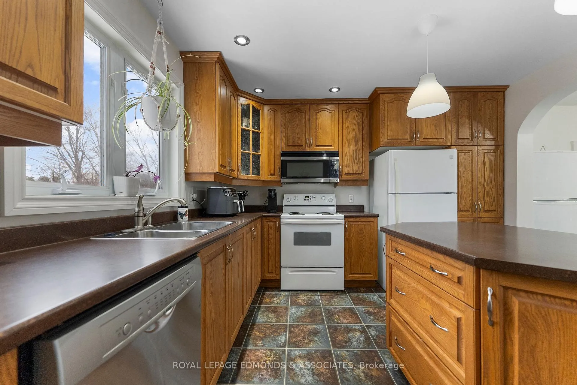 Photo 14 of 95 Spruce Street, Petawawa — HOMEH