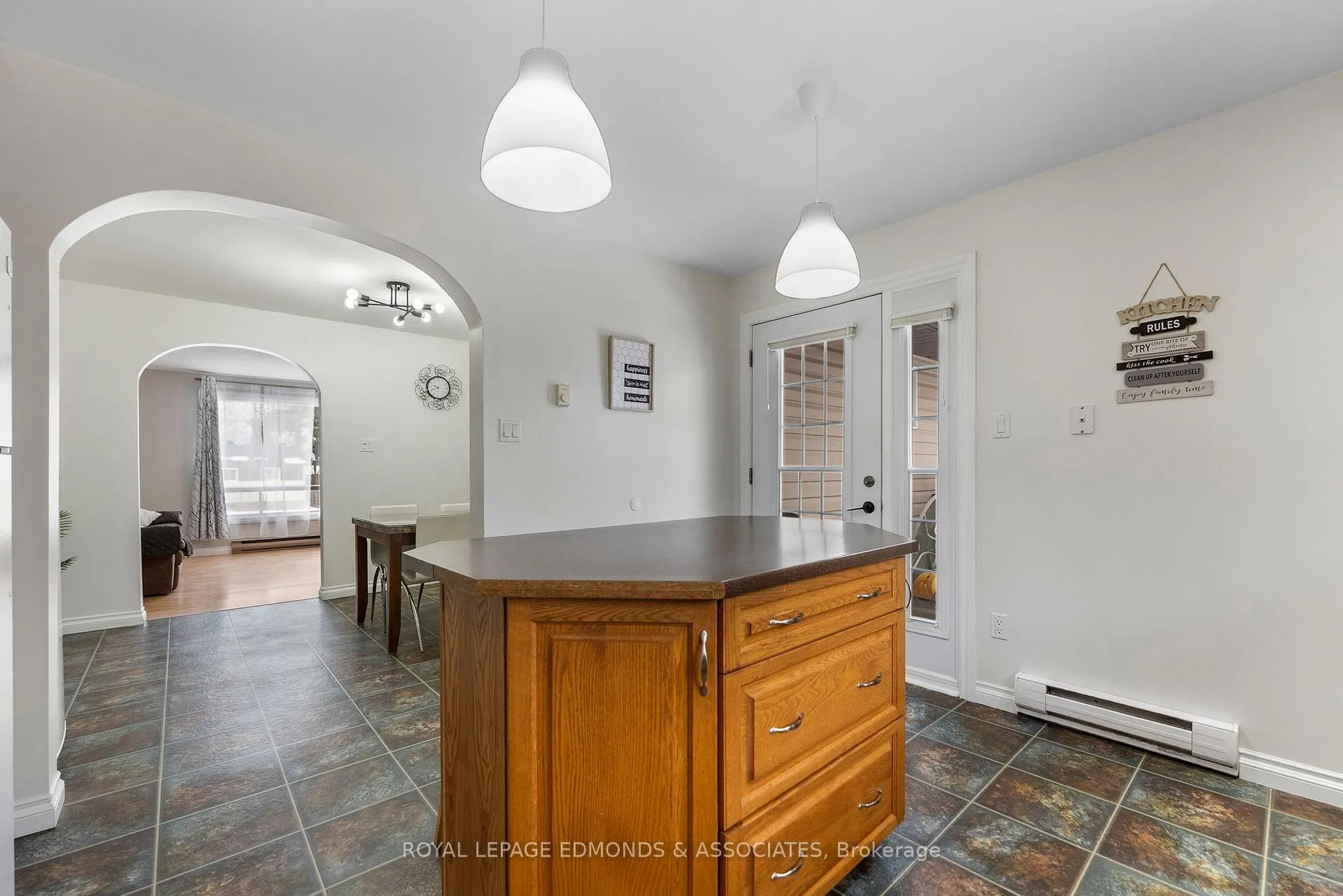Photo 15 of 95 Spruce Street, Petawawa — HOMEH
