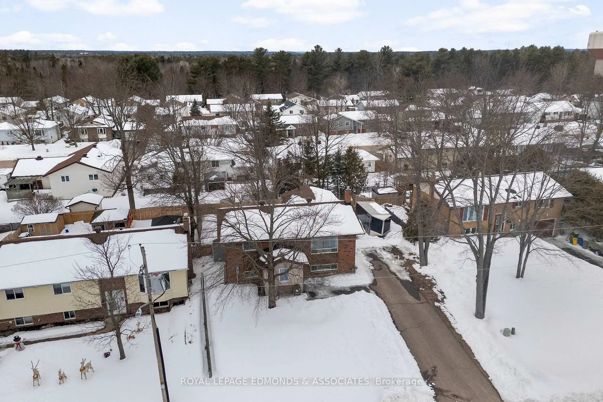 Photo 34 of 95 Spruce Street, Petawawa — HOMEH