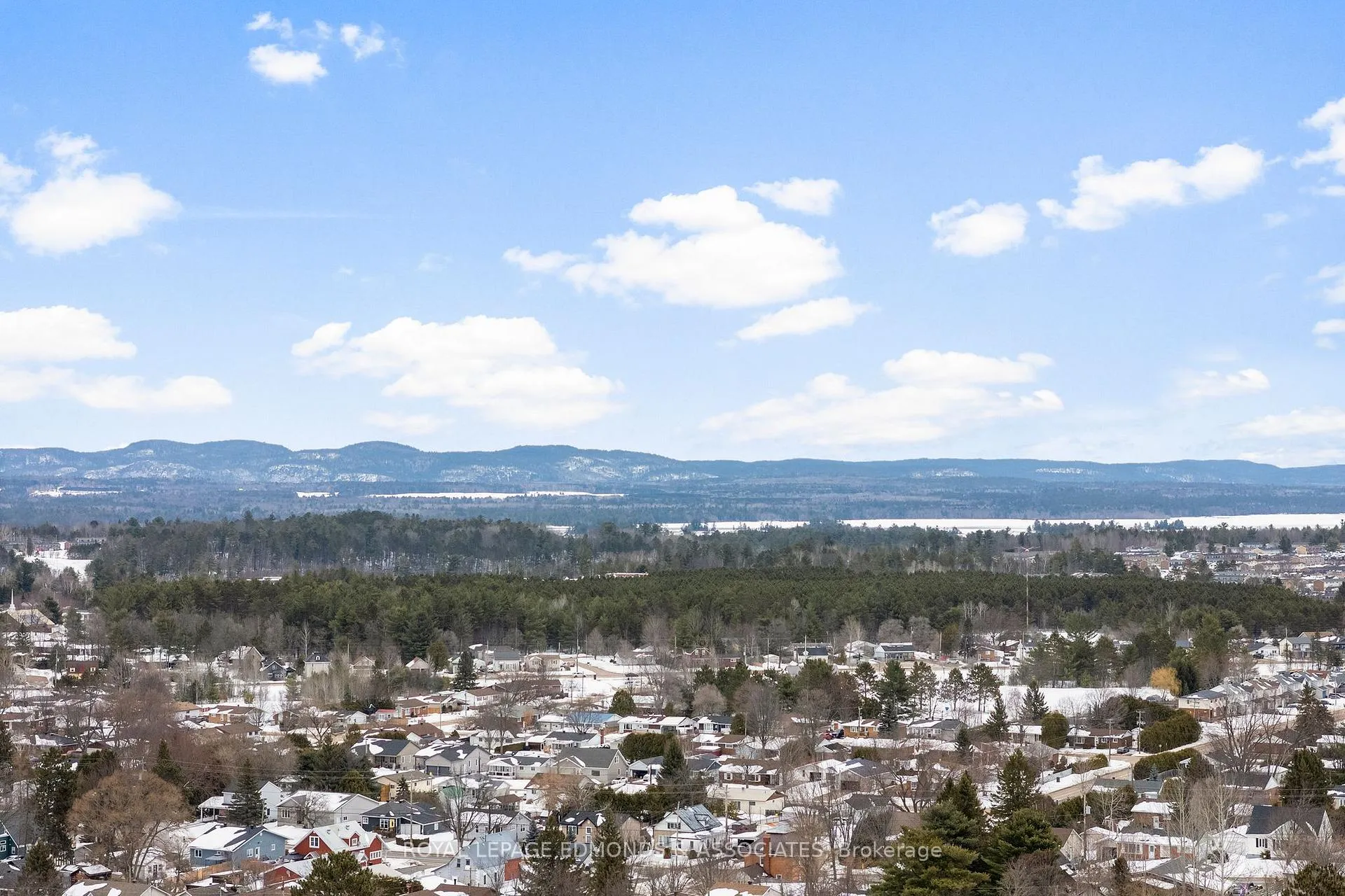 Photo 39 of 95 Spruce Street, Petawawa — HOMEH