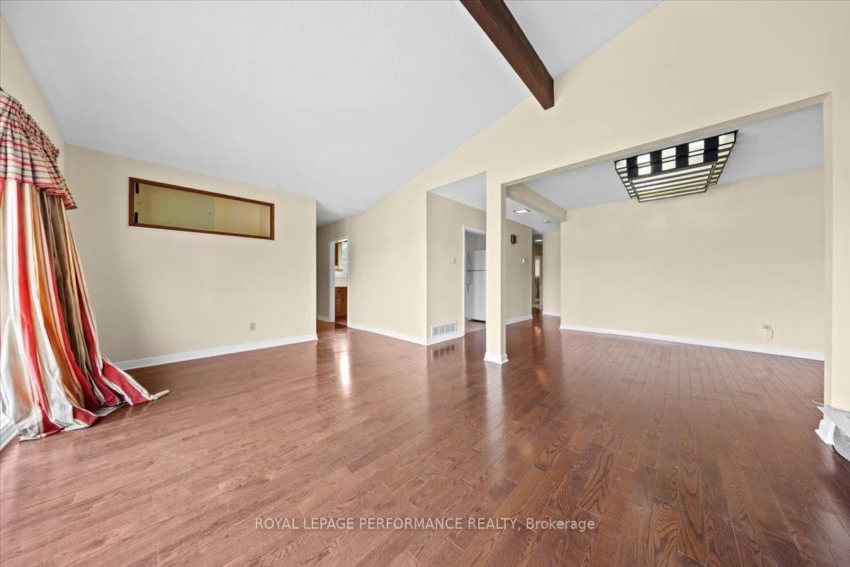 Photo 5 of 2212 St Laurent Boulevard, Ottawa, Elmvale Acres/Urbandale — HOMEH