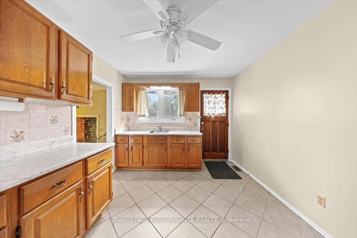 Photo 7 of 2212 St Laurent Boulevard, Ottawa, Elmvale Acres/Urbandale — HOMEH