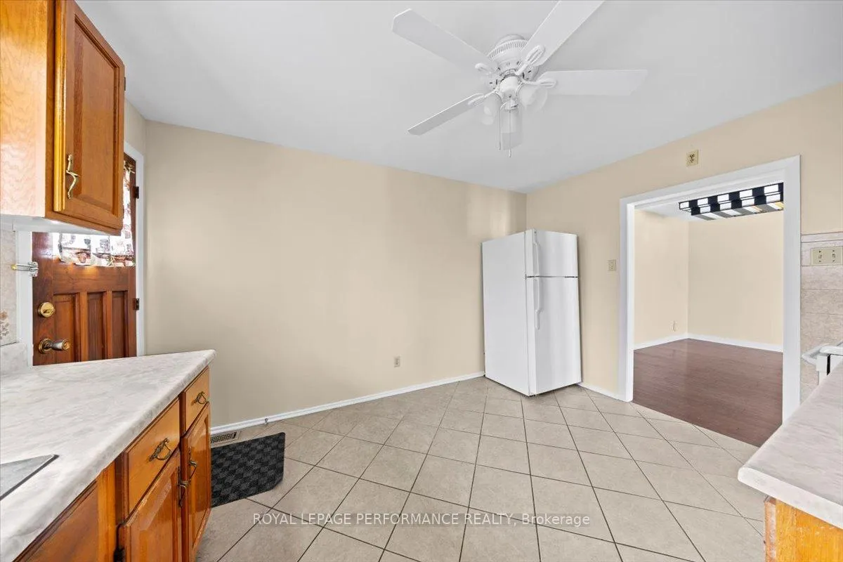 Photo 9 of 2212 St Laurent Boulevard, Ottawa, Elmvale Acres/Urbandale — HOMEH