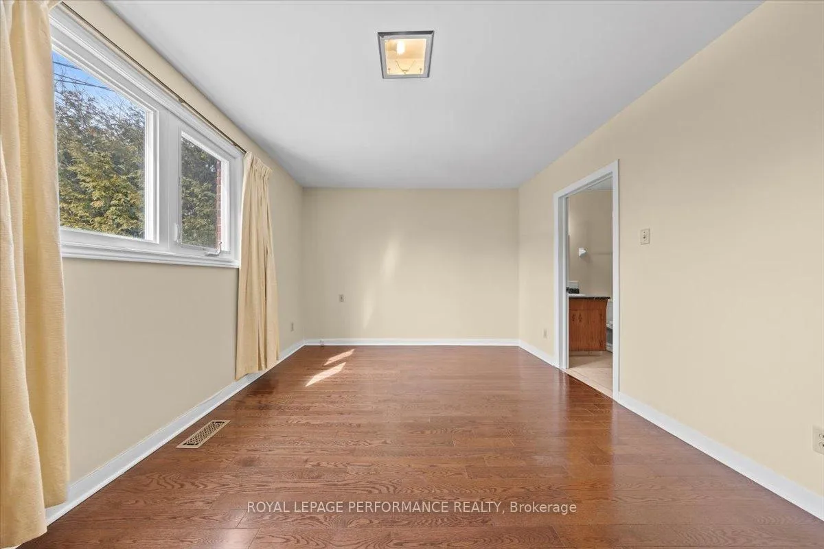 Photo 10 of 2212 St Laurent Boulevard, Ottawa, Elmvale Acres/Urbandale — HOMEH