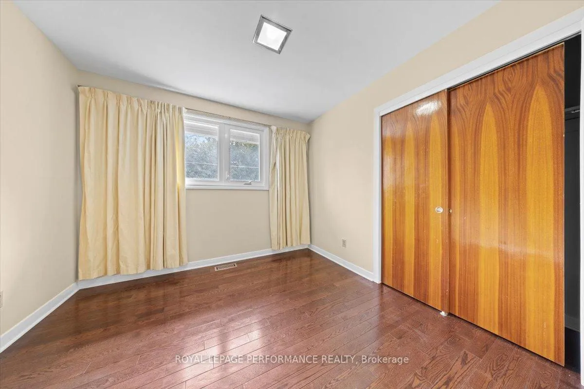 Photo 12 of 2212 St Laurent Boulevard, Ottawa, Elmvale Acres/Urbandale — HOMEH
