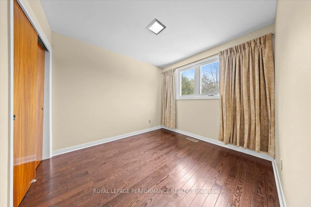 Photo 13 of 2212 St Laurent Boulevard, Ottawa, Elmvale Acres/Urbandale — HOMEH