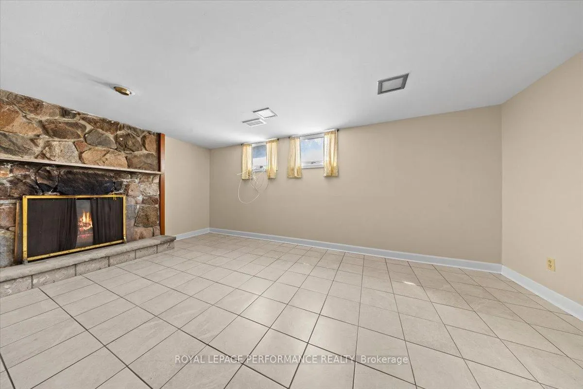 Photo 18 of 2212 St Laurent Boulevard, Ottawa, Elmvale Acres/Urbandale — HOMEH