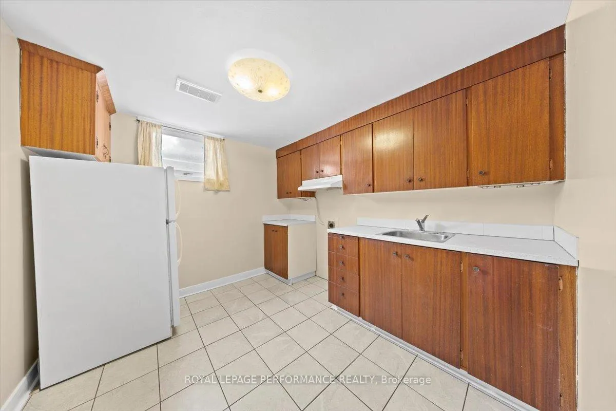 Photo 19 of 2212 St Laurent Boulevard, Ottawa, Elmvale Acres/Urbandale — HOMEH