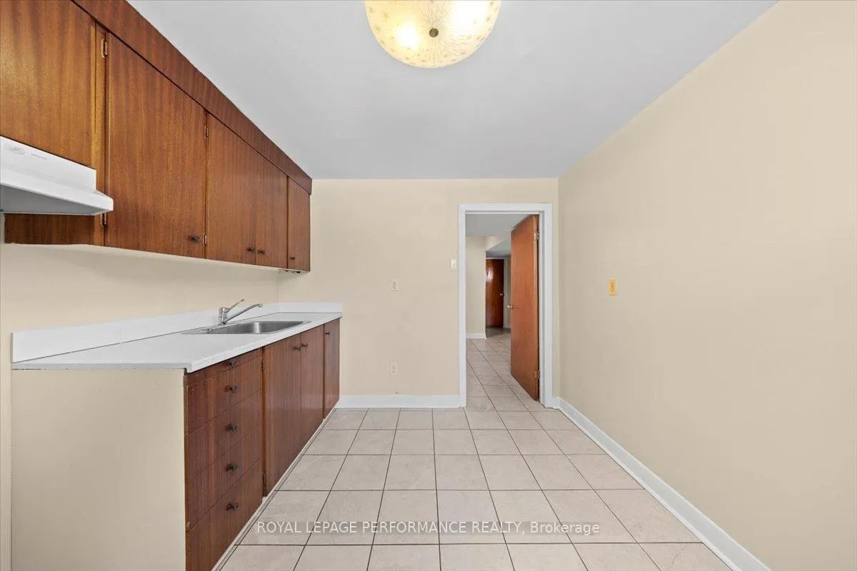 Photo 21 of 2212 St Laurent Boulevard, Ottawa, Elmvale Acres/Urbandale — HOMEH