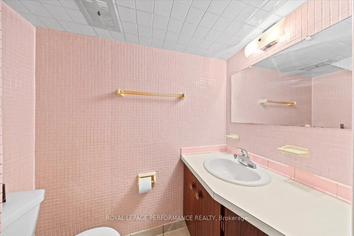 Photo 22 of 2212 St Laurent Boulevard, Ottawa, Elmvale Acres/Urbandale — HOMEH