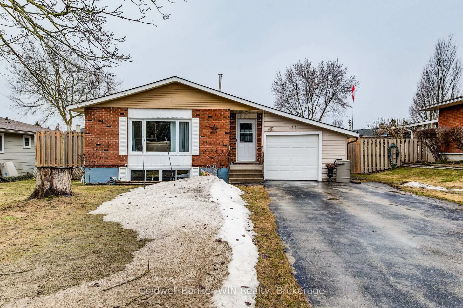 Photo 1 of 455 Albert Street, Wellington North, Mount Forest — HOMEH