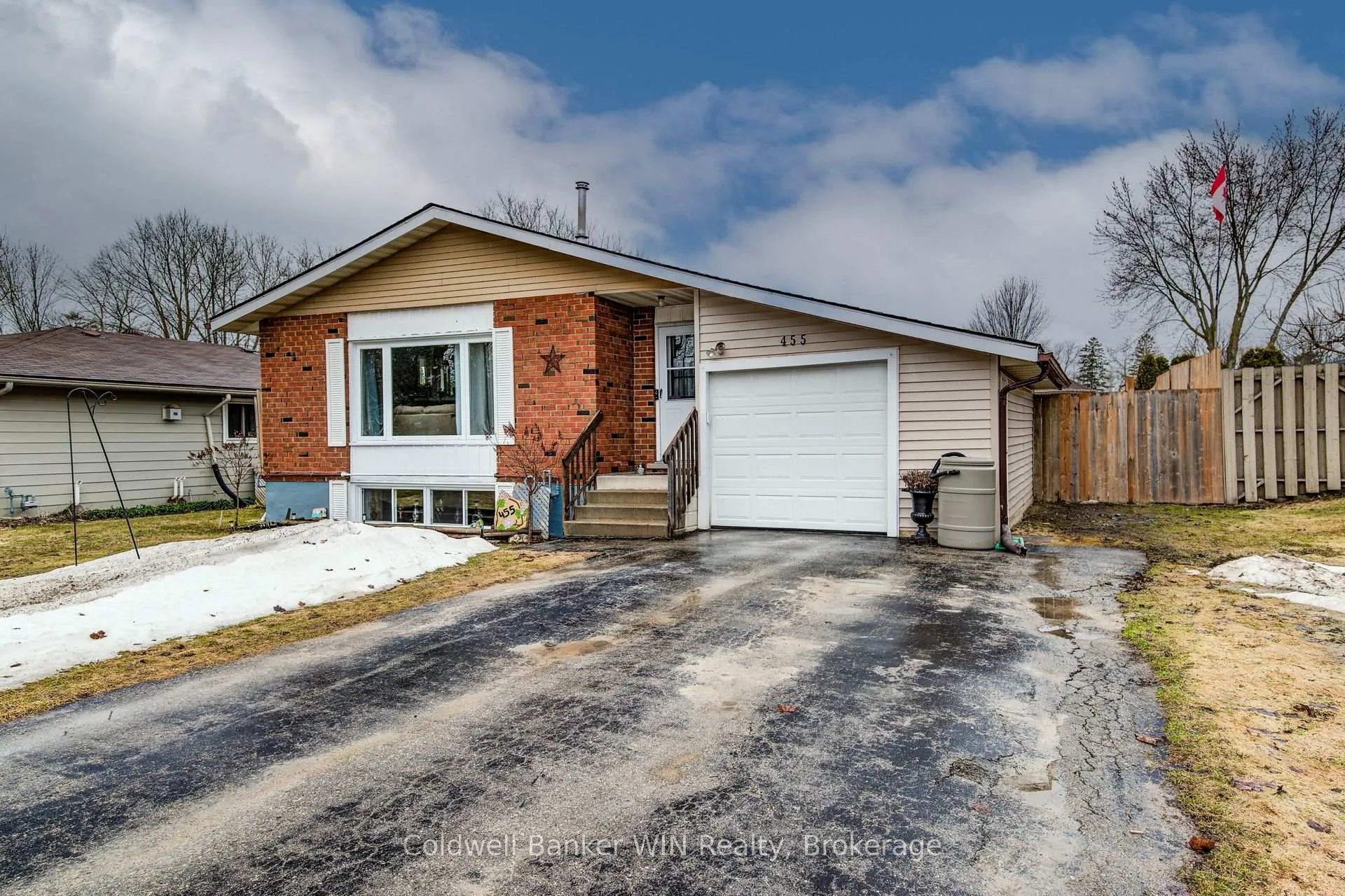 Photo 3 of 455 Albert Street, Wellington North, Mount Forest — HOMEH