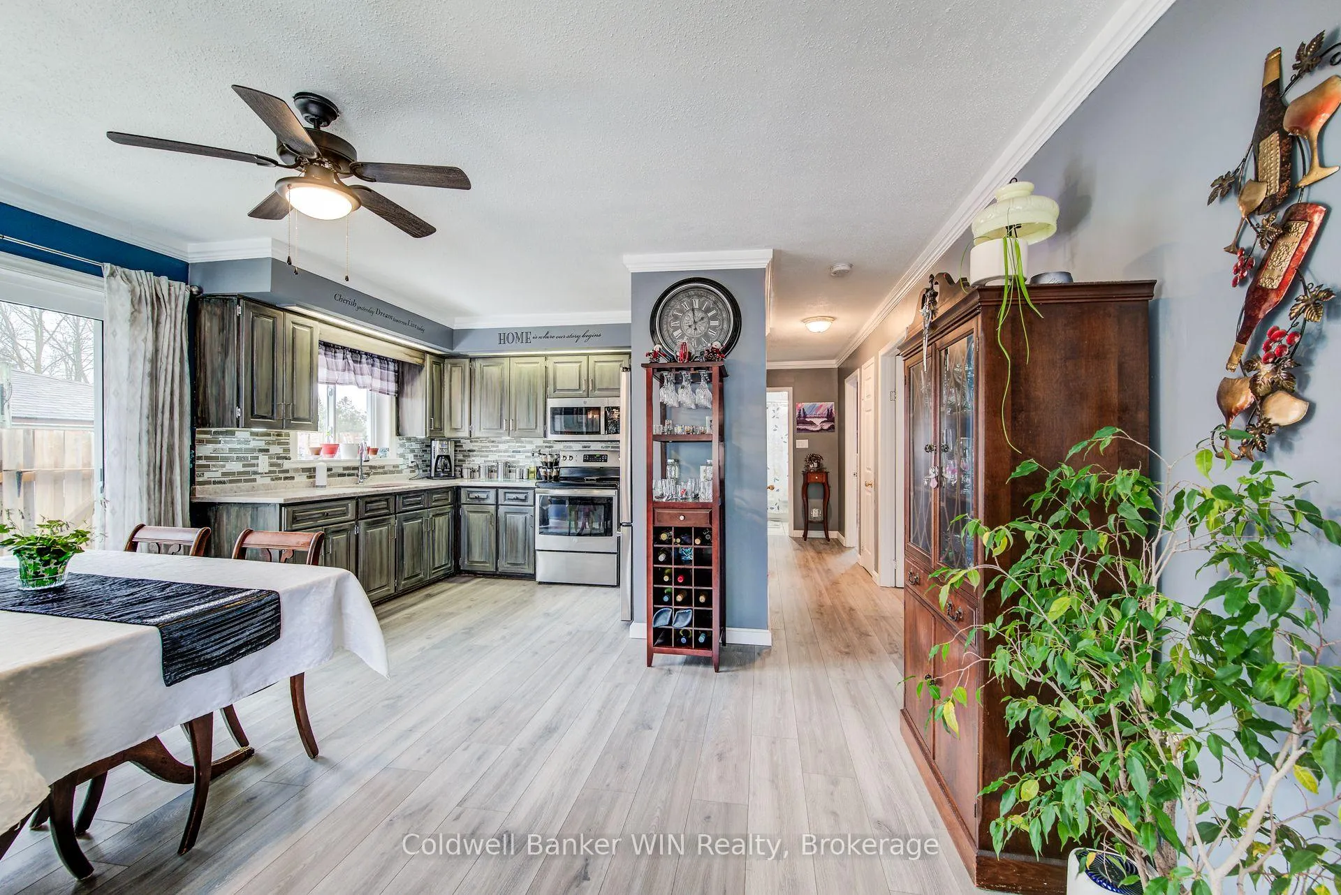 Photo 12 of 455 Albert Street, Wellington North, Mount Forest — HOMEH