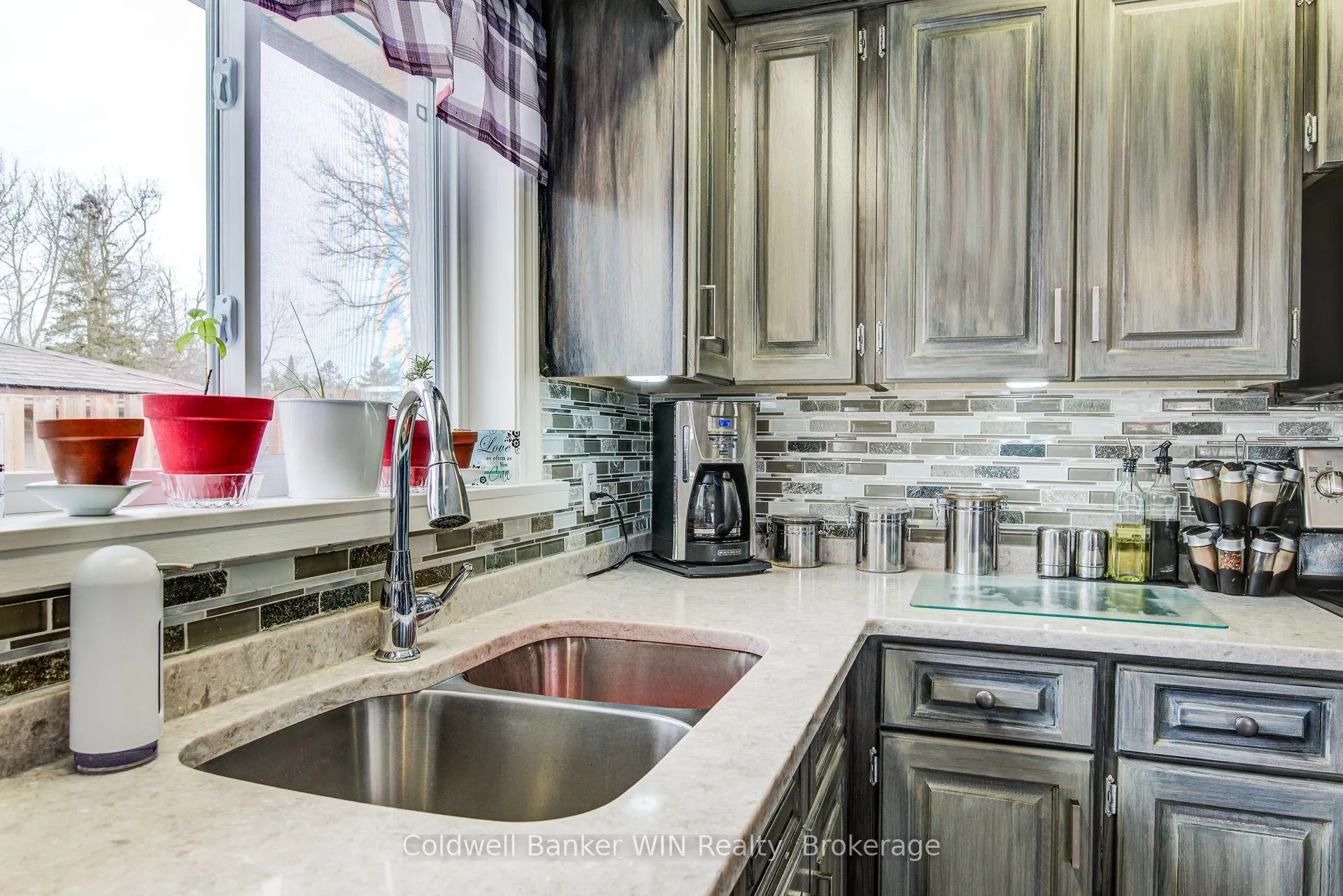 Photo 16 of 455 Albert Street, Wellington North, Mount Forest — HOMEH
