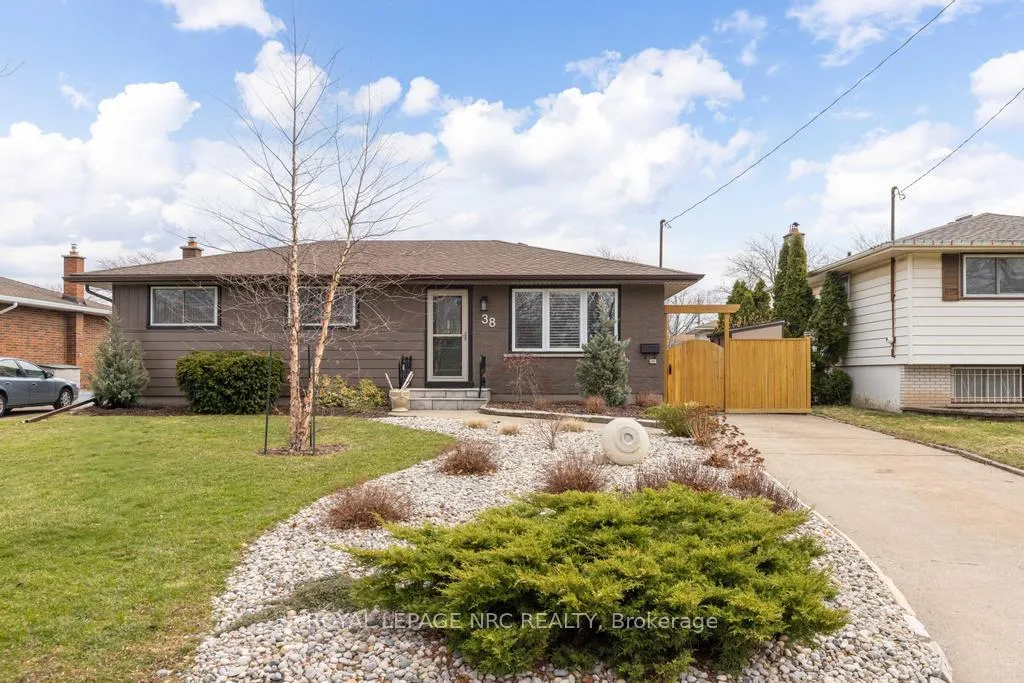 Photo 1 of 38 Lanark Crescent, St. Catharines, Carlton/Bunting — HOMEH